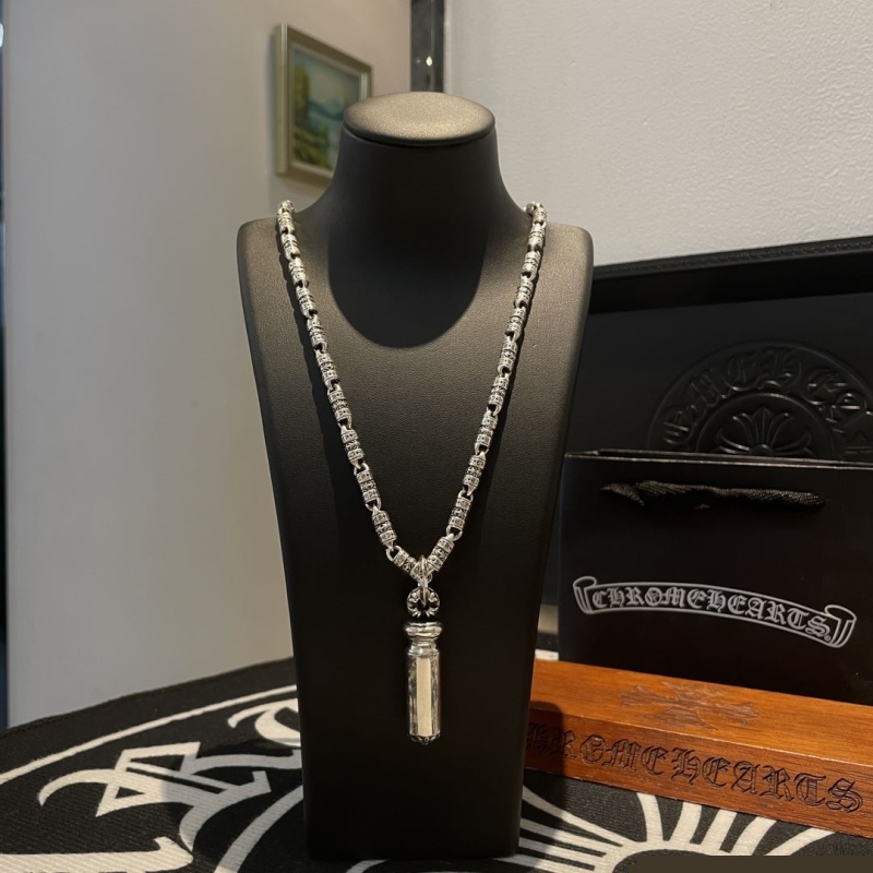 Ch**me He**ts necklaces